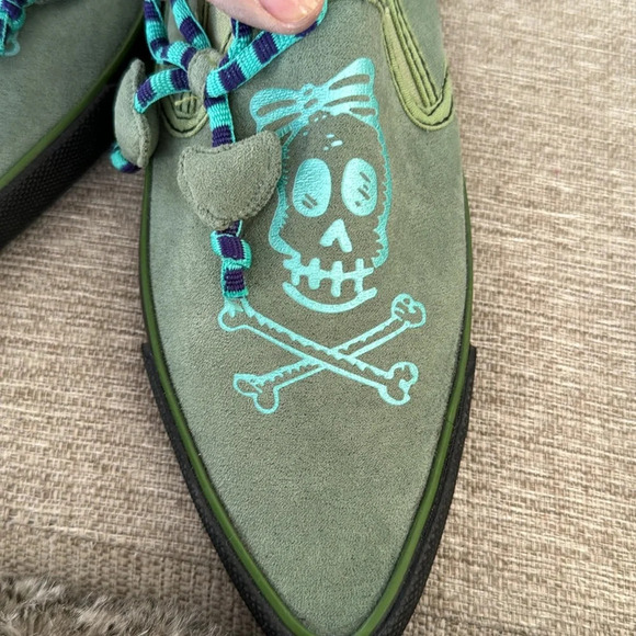 DRAVEN rare green skully pointy toe skater flat canvas shoe womens 7 slip on - Picture 2 of 7